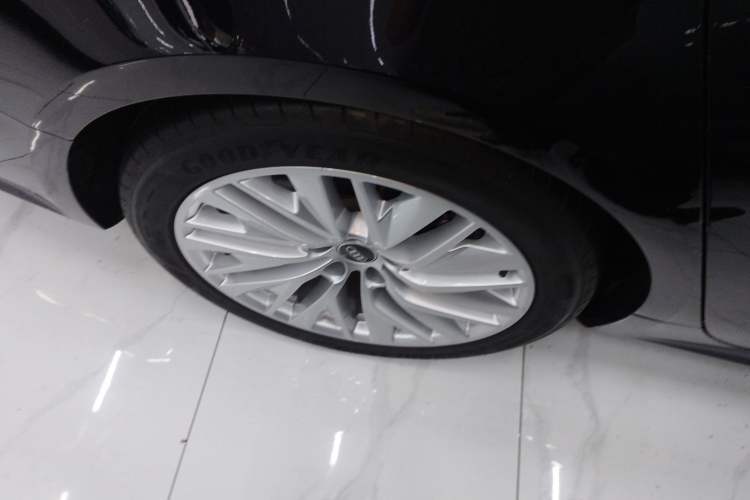 Used Audi A7L 2024 45TFSI S-line Dream-Building Edition Flow Crystal Package Right Rear Wheel Hub