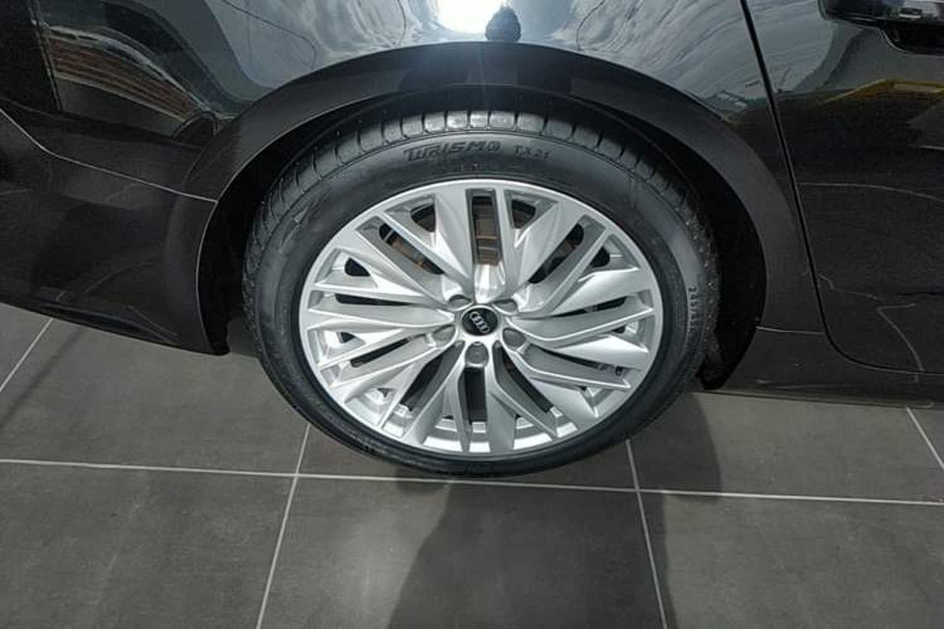 Used Audi A7L 2024 45TFSI S-line Dream-Building Edition Flow Crystal Package Right Rear Wheel Hub