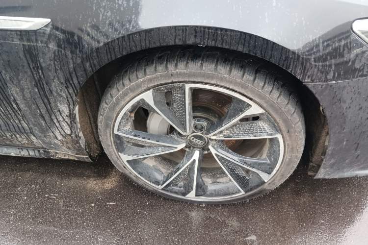 Used Audi A7L 2024 45 TFSI Luxury Edition Right Rear Wheel Hub