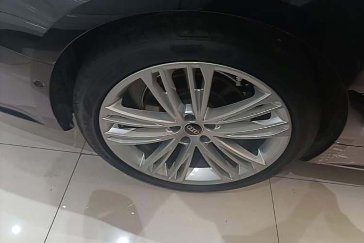 Used Audi A7L 2024 45 TFSI quattro Luxury Edition Right Rear Wheel Hub
