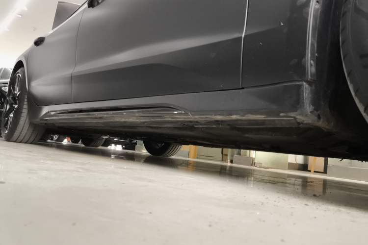 Used Audi A7L 2024 45TFSI S-line Dream-Building Edition Flow Crystal Package Right Side Sill