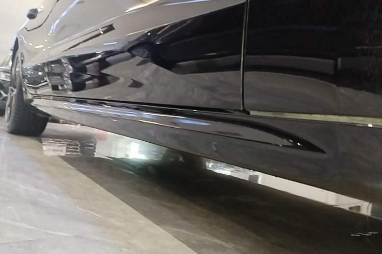Used Audi A7L 2024 45 TFSI quattro Black Warrior Edition Right Side Sill