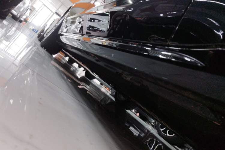 Used Audi A7L 2024 45TFSI S-line Dream-Building Edition Flow Crystal Package Right Side Sill