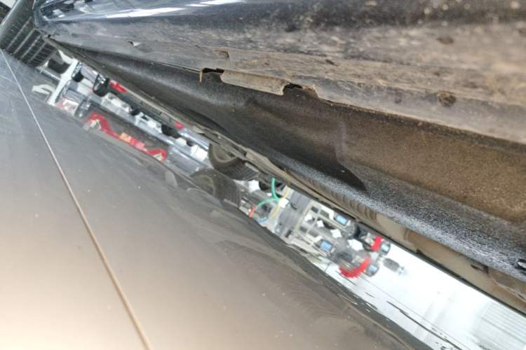 Used Audi A7L 2024 45TFSI S-line Dream-Building Edition Flow Crystal Package Right Side Sill