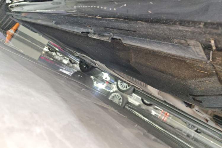 Used Audi A7L 2024 45 TFSI quattro Black Warrior Edition Right Side Sill