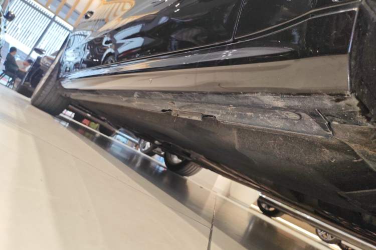Used Audi A7L 2024 45 TFSI quattro Luxury Edition Right Side Sill