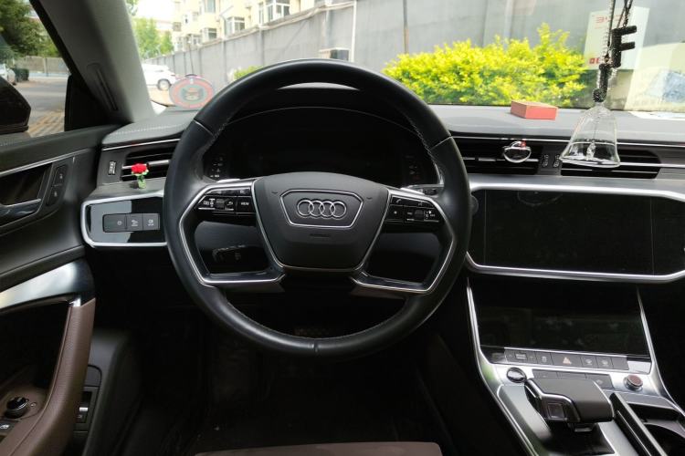 Used Audi A7L 2024 45TFSI S-line Dream-Building Edition Flow Crystal Package Steering Wheel