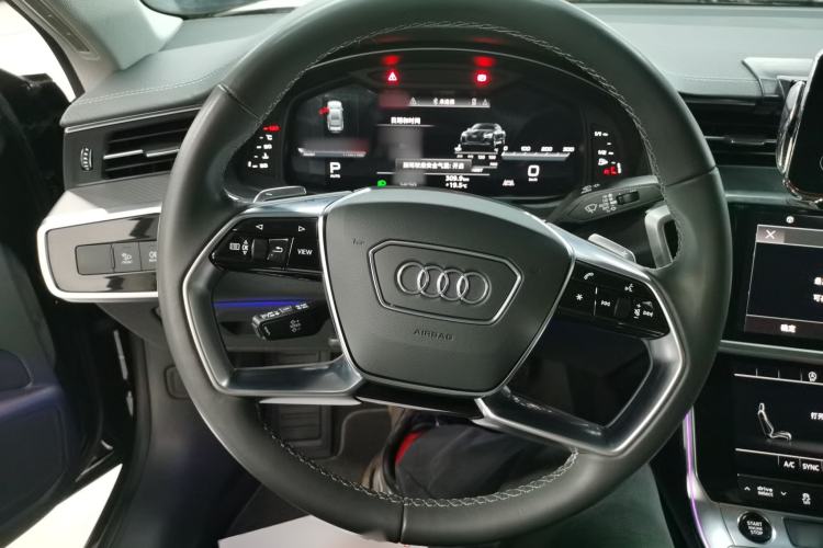 Used Audi A7L 2024 45TFSI S-line Dream-Building Edition Flow Crystal Package Steering Wheel