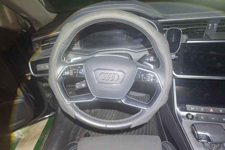 Used Audi A7L 2024 45TFSI quattro S-line Visionary Edition Flow Crystal Package Steering Wheel