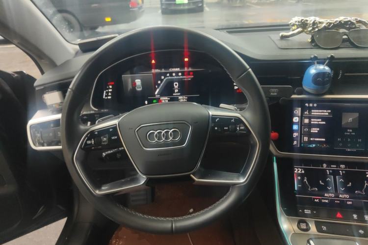 Used Audi A7L 2024 45TFSI S-line Dream-Building Edition Flow Crystal Package Steering Wheel