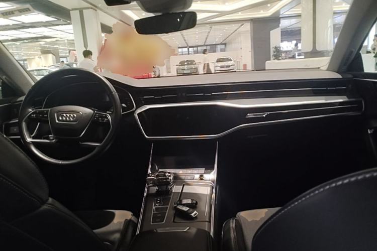 Used Audi A7L 2024 45TFSI S-line Dream-Building Edition Flow Crystal Package Steering Wheel
