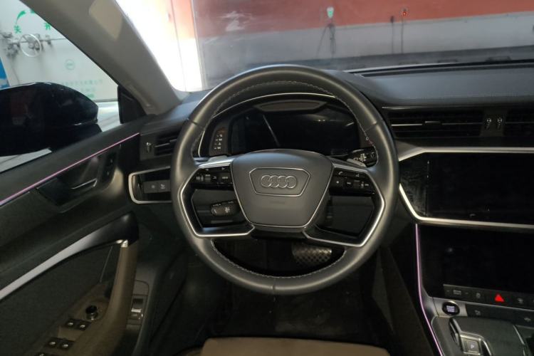 Used Audi A7L 2024 45TFSI S-line Dream-Building Edition Flow Crystal Package Steering Wheel