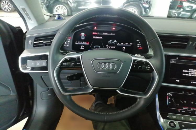 Used Audi A7L 2024 45TFSI S-line Dream-Building Edition Flow Crystal Package Steering Wheel