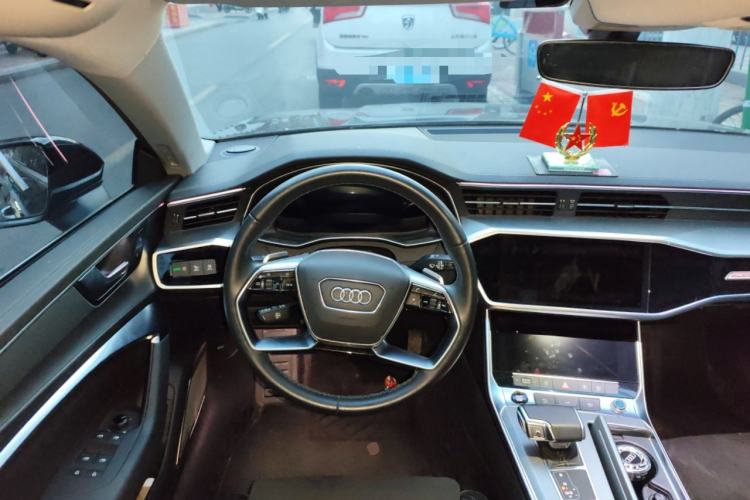 Used Audi A7L 2024 45TFSI quattro S-line Visionary Edition Flow Crystal Package Steering Wheel