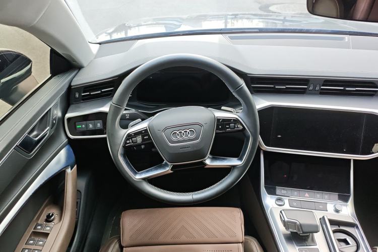 Used Audi A7L 2024 45TFSI S-line Dream-Building Edition Flow Crystal Package Steering Wheel