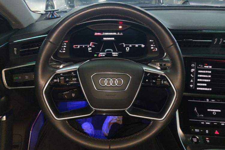 Used Audi A7L 2024 45TFSI S-line Dream-Building Edition Flow Crystal Package Steering Wheel