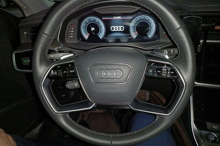 Used Audi A7L 2024 45TFSI S-line Dream-Building Edition Flow Crystal Package Steering Wheel