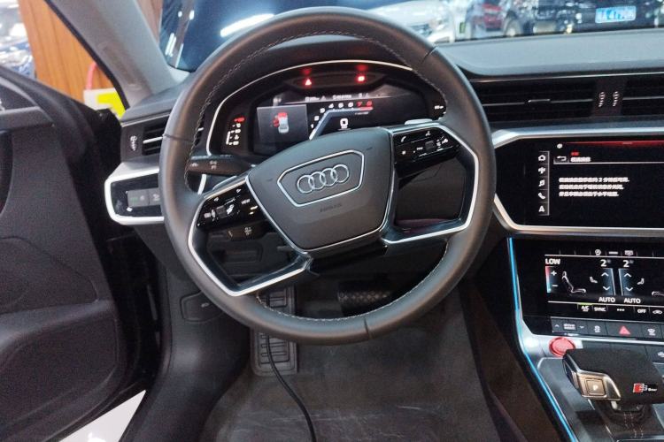 Used Audi A7L 2024 45TFSI S-line Dream-Building Edition Flow Crystal Package Steering Wheel