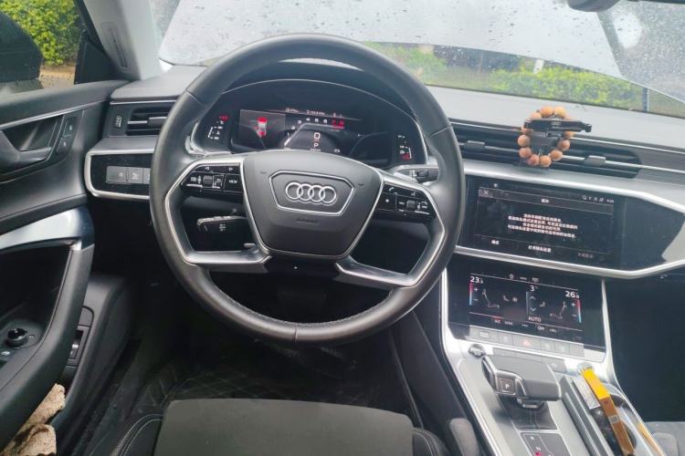 Used Audi A7L 2024 45TFSI S-line Dream-Building Edition Flow Crystal Package Steering Wheel