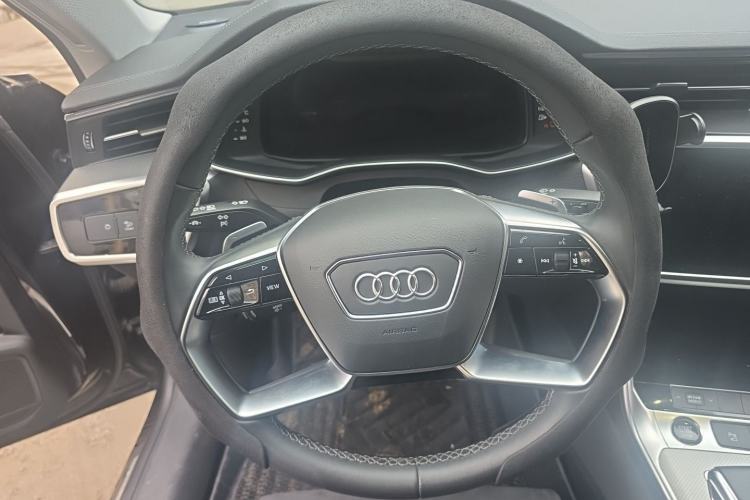 Used Audi A7L 2024 45TFSI quattro S-line Visionary Edition Flow Crystal Package Steering Wheel