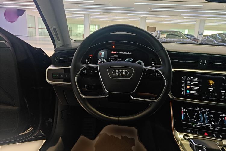 Used Audi A7L 2024 45TFSI S-line Dream-Building Edition Flow Crystal Package Steering Wheel