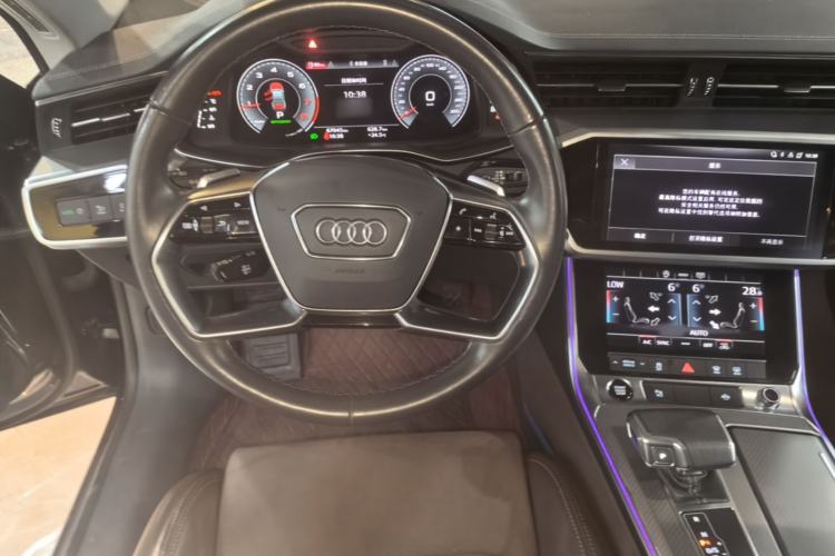 Used Audi A7L 2024 45TFSI S-line Dream-Building Edition Flow Crystal Package Steering Wheel