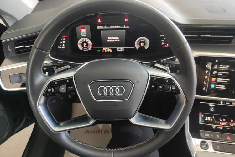 Used Audi A7L 2024 45TFSI S-line Dream-Building Edition Flow Crystal Package Steering Wheel