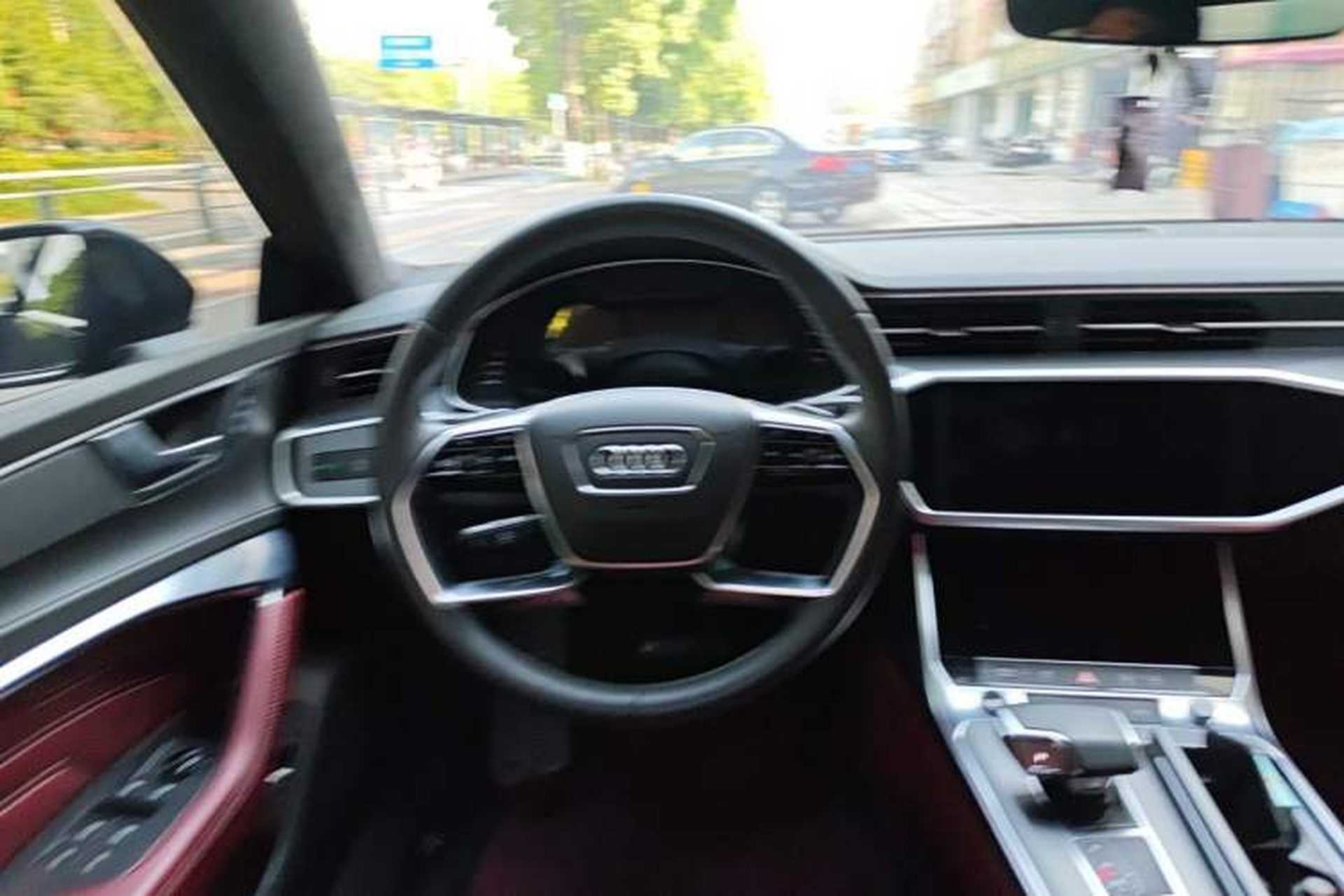 Used Audi A7L 2024 45TFSI S-line Dream-Building Edition Flow Crystal Package Steering Wheel