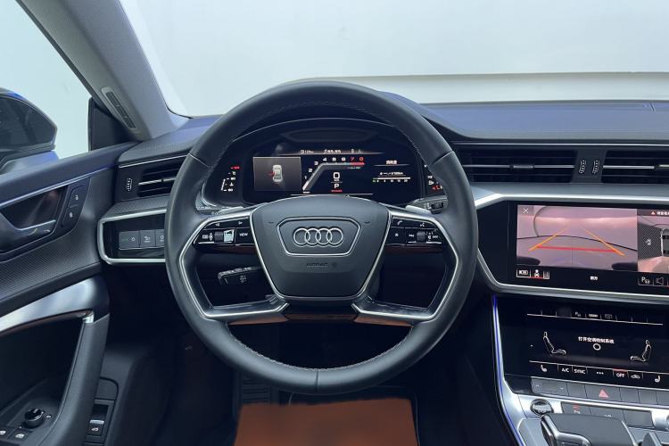 Used Audi A7L 2024 45TFSI quattro S-line Visionary Edition Flow Crystal Package Steering Wheel