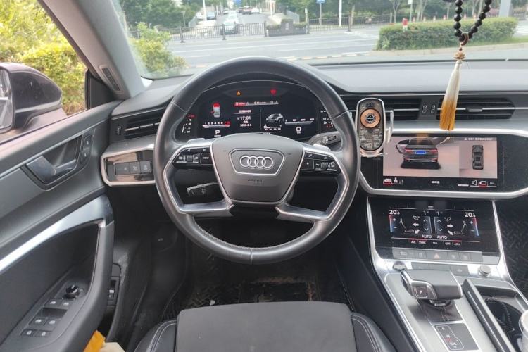 Used Audi A7L 2024 45TFSI S-line Dream-Building Edition Flow Crystal Package Steering Wheel