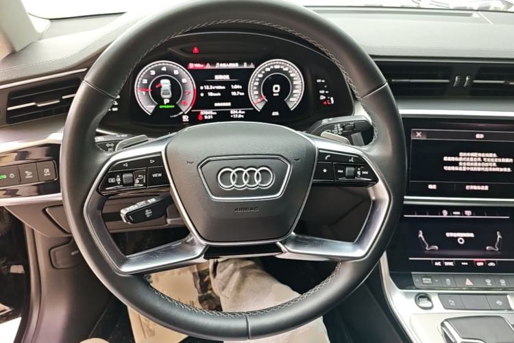 Used Audi A7L 2024 45TFSI S-line Dream-Building Edition Flow Crystal Package Steering Wheel