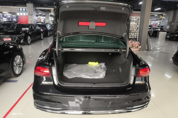 Used Audi A7L 2024 45TFSI S-line Dream-Building Edition Flow Crystal Package Trunk