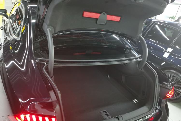 Used Audi A7L 2024 45TFSI S-line Dream-Building Edition Flow Crystal Package Trunk