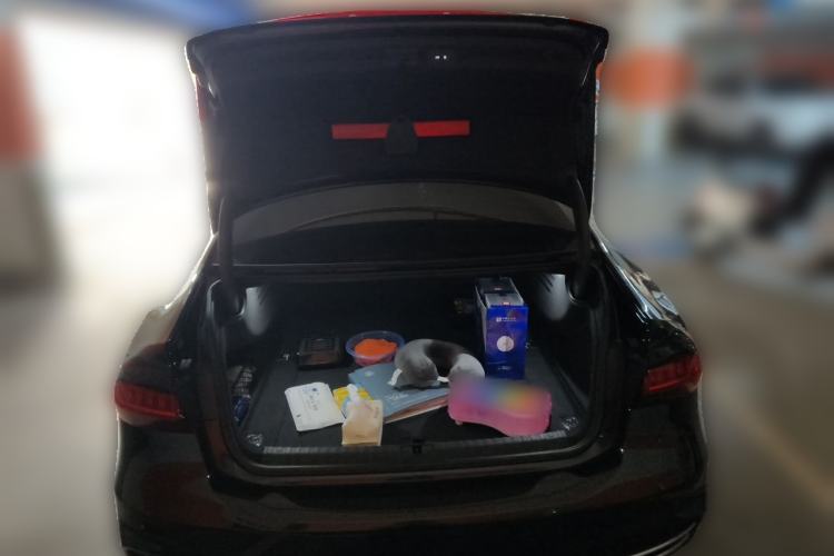 Used Audi A7L 2024 45TFSI S-line Dream-Building Edition Flow Crystal Package Trunk