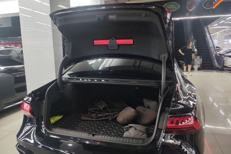 Used Audi A7L 2024 45TFSI quattro S-line Visionary Edition Flow Crystal Package Trunk