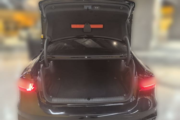 Used Audi A7L 2024 45TFSI S-line Dream-Building Edition Flow Crystal Package Trunk
