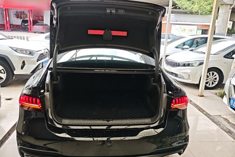Used Audi A7L 2024 45TFSI S-line Dream-Building Edition Flow Crystal Package Trunk