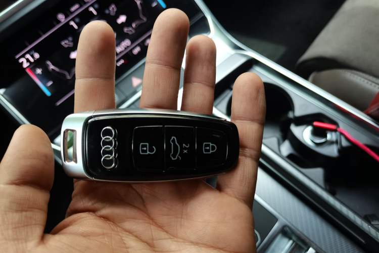 Used Audi A7L 2024 45TFSI S-line Dream-Building Edition Flow Crystal Package Vehicle Key