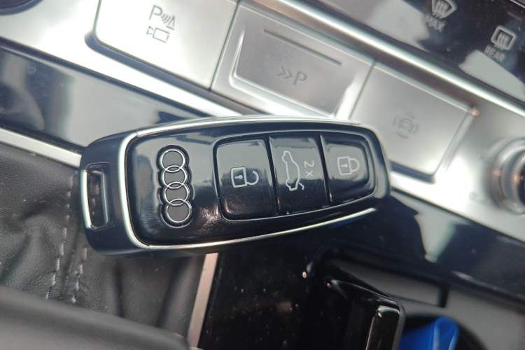 Used Audi A7L 2024 45 TFSI quattro Black Warrior Edition Vehicle Key