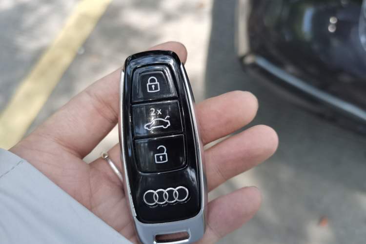 Used Audi A7L 2024 45 TFSI quattro Black Warrior Edition Vehicle Key