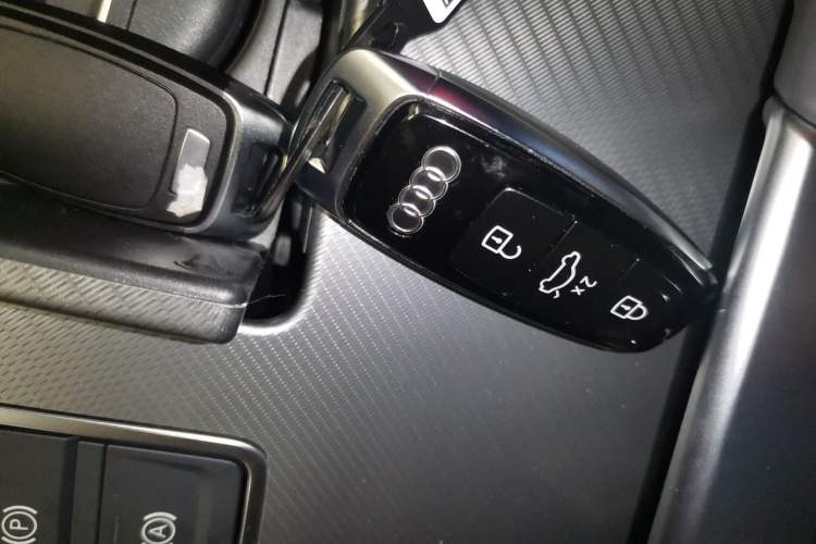 Used Audi A7L 2024 45TFSI S-line Dream-Building Edition Flow Crystal Package Vehicle Key