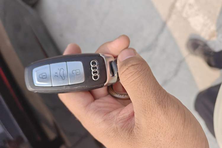 Used Audi A7L 2024 45 TFSI quattro S-line Black Warrior Edition Vehicle Key