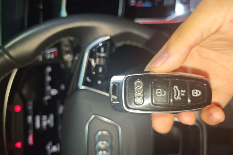Used Audi A7L 2024 45 TFSI quattro S-line Black Warrior Edition Vehicle Key