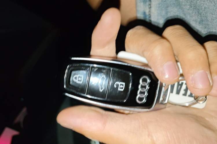 Used Audi A7L 2024 45 TFSI quattro Black Warrior Edition Vehicle Key