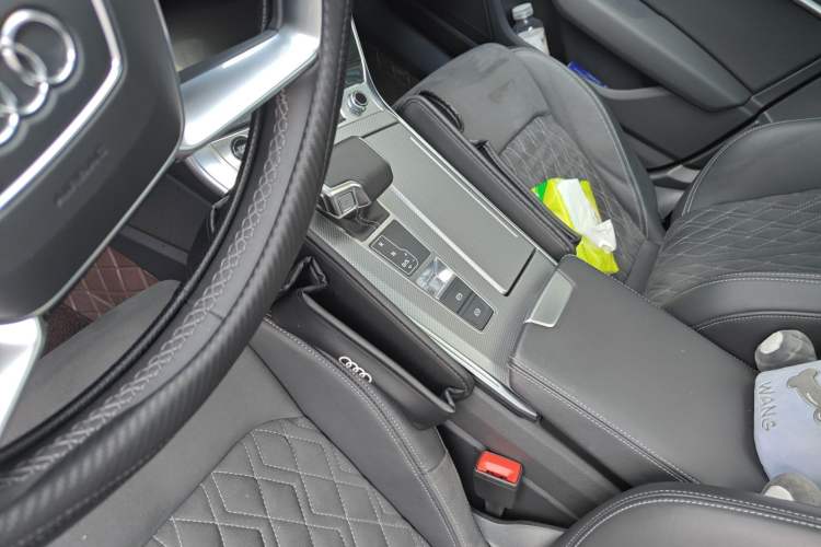 Used Audi A7L 2024 45TFSI quattro S-line Visionary Edition Flow Crystal Package Vehicle Key