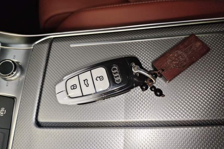 Used Audi A7L 2024 45 TFSI quattro S-line Black Warrior Edition Vehicle Key