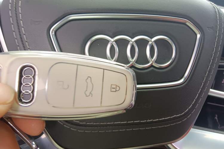 Used Audi A7L 2024 45 TFSI quattro Black Warrior Edition Vehicle Key