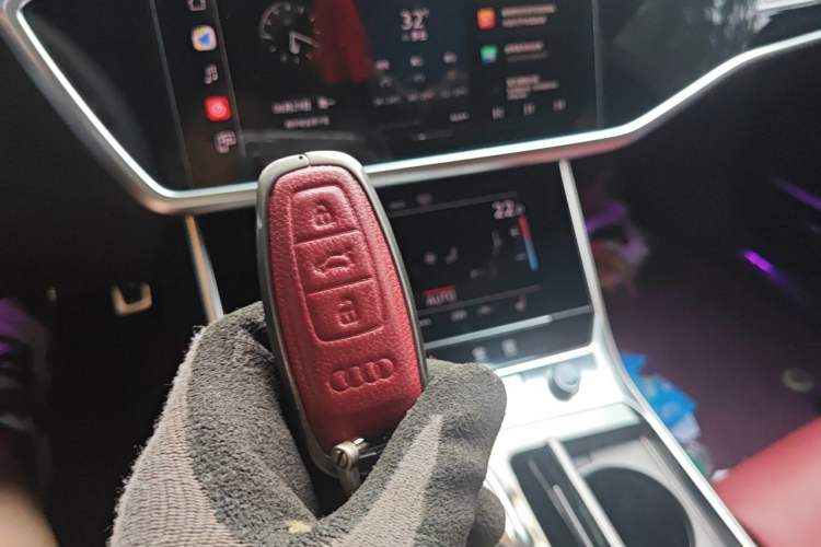 Used Audi A7L 2024 45 TFSI quattro S-line Black Warrior Edition Vehicle Key