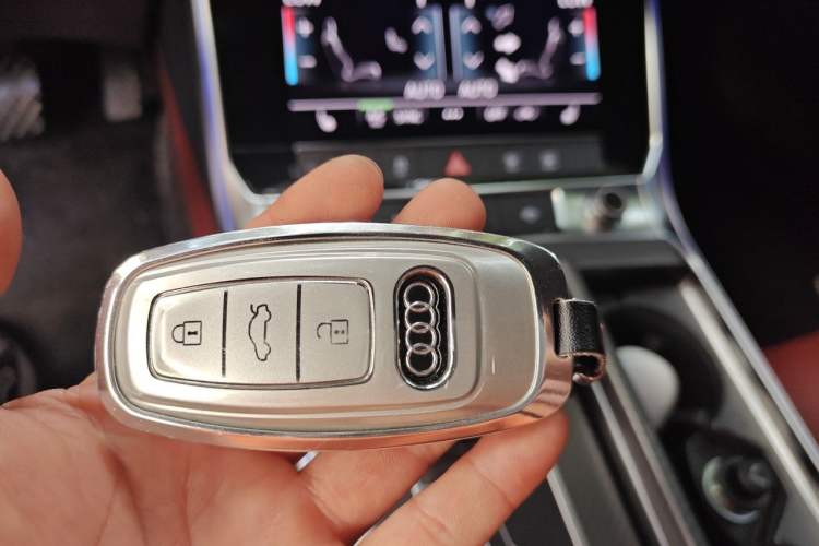 Used Audi A7L 2024 45 TFSI quattro Black Warrior Edition Vehicle Key