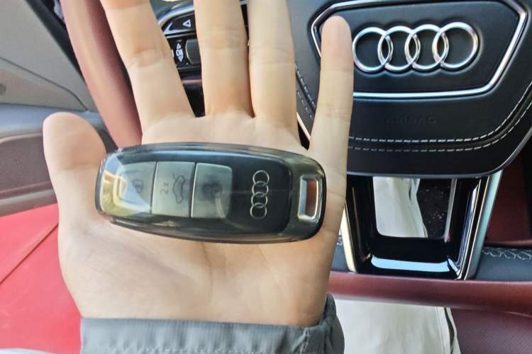 Used Audi A7L 2024 45 TFSI quattro Black Warrior Edition Vehicle Key